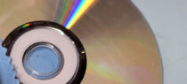 easily clean cd, dvd and blu-ray discs