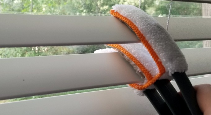 Compatible with any type of blind. Clean several slats at once.