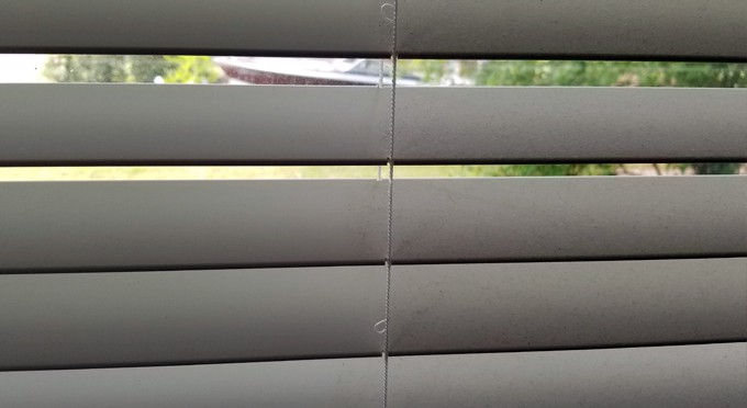 Clean all blind slats quickly.